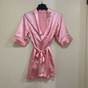 Gorgeous satin-like light pink bridal robe